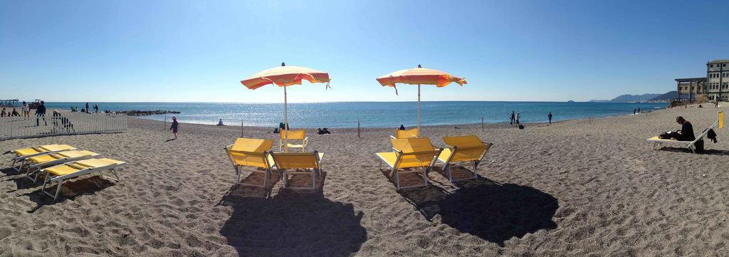 Residence Mare Verde Pietra Ligure Eksteriør billede
