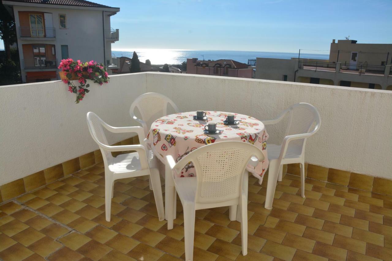 Residence Mare Verde Pietra Ligure Eksteriør billede